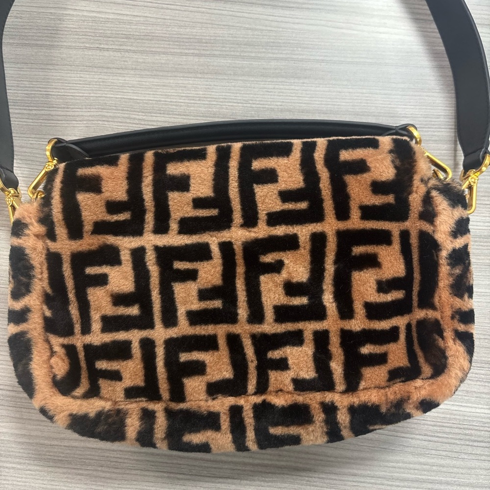 Fendi Shearling Vitello Dolce Marco FF baguette Bag - Picture 5 of 12